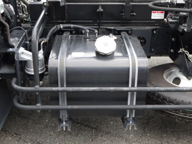 燃料タンクは１００Lです。|日野 レンジャー 2KG-FC2ABA(2WD)の写真19