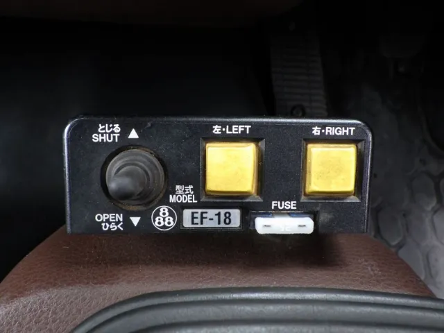 コボレーンの操作スイッチです。|日野 レンジャー 2KG-FC2ABA(2WD)の写真22