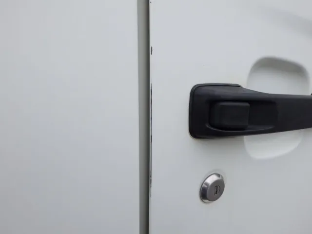 運転席側ドアにキズがあります。|日野 レンジャー 2KG-FC2ABA(2WD)の写真27