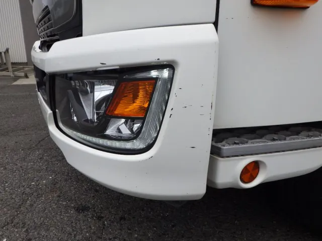 フロントバンパーの両サイドキズがあります。|日野 レンジャー 2KG-FC2ABA(2WD)の写真30