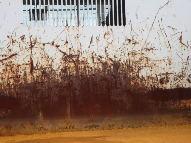 プロテクター裏側にキズ・サビ・ヘコミがあります。|日野 レンジャー 2KG-FC2ABA(2WD)の写真41