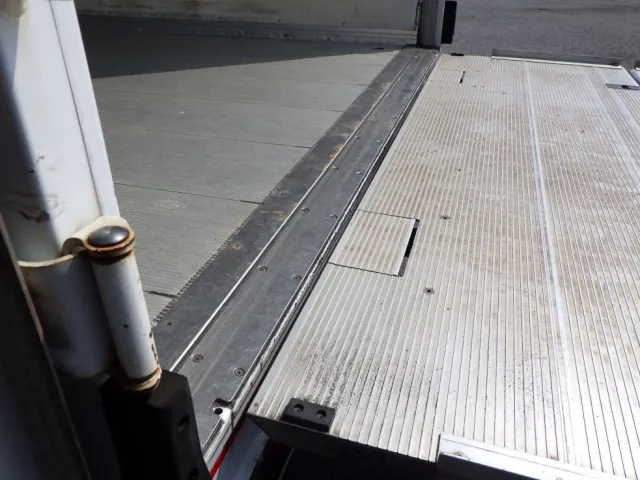 日野 レンジャー 2KG-FC2ABG(2WD)の写真14