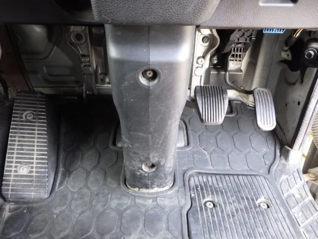 ２ペダルです。|日野 レンジャー 2KG-FC2ABG(2WD)の写真27