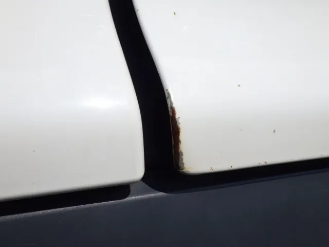 運転席側ドアにキズ・サビがあります。（助手席側にもあります）|日野 レンジャー 2KG-FC2ABG(2WD)の写真31