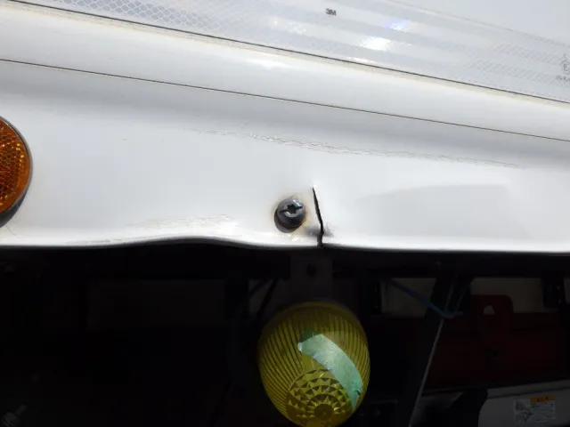 助手席側サイドレールにキズ・ヘコミ・割れがあります。|日野 レンジャー 2KG-FC2ABG(2WD)の写真36