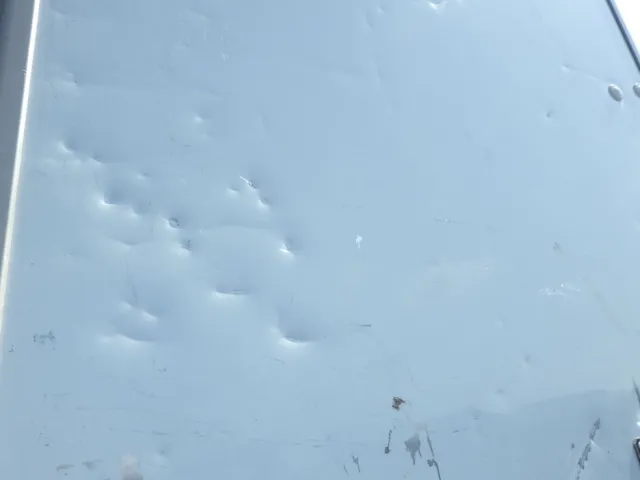 リヤ扉裏側にキズ・ヘコミがあります。|日野 レンジャー 2KG-FC2ABG(2WD)の写真43