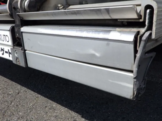 ゲートの運転席側にキズ・ヘコミがあります。|日野 レンジャー 2KG-FC2ABG(2WD)の写真49