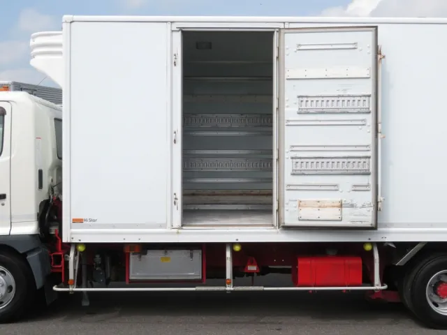 サイドドアを開いた状態です。|日野 レンジャー 2KG-FC2ABG(2WD)の写真10