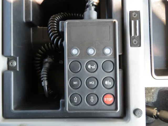 エアサスのコントローラーです。|三菱 スーパーグレート QPG-FS64VZの写真21