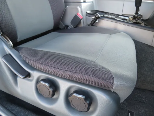 運転席座面の状態です。|三菱 スーパーグレート QPG-FS64VZの写真26
