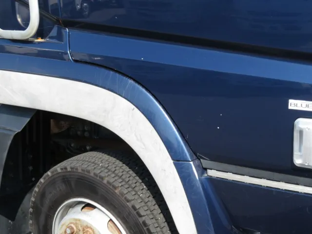 運転席ドアに小キズがあります。|三菱 スーパーグレート QPG-FS64VZの写真31