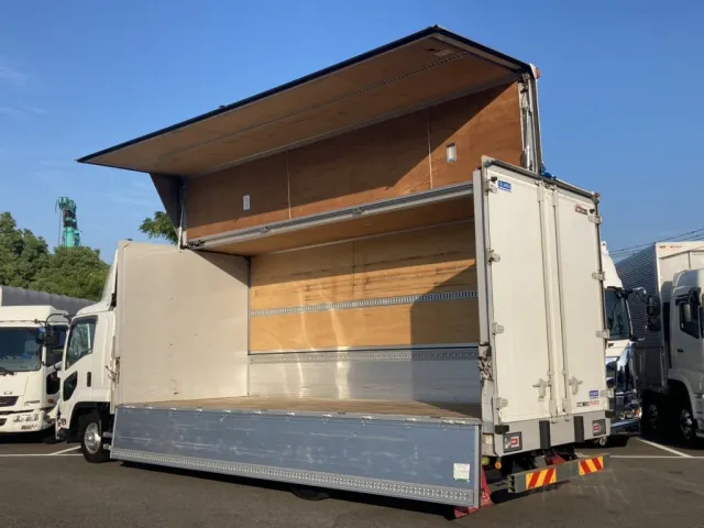 いすゞ フォワード 2RG-FRR90T2(2WD)の写真3