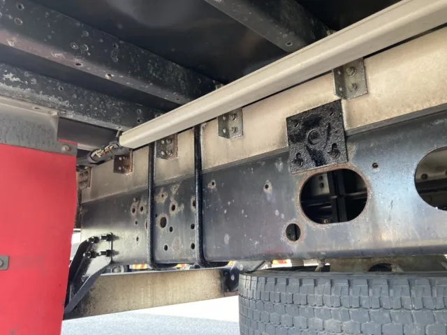 シャーシとネタの状態です。|いすゞ フォワード 2RG-FRR90T2(2WD)の写真9