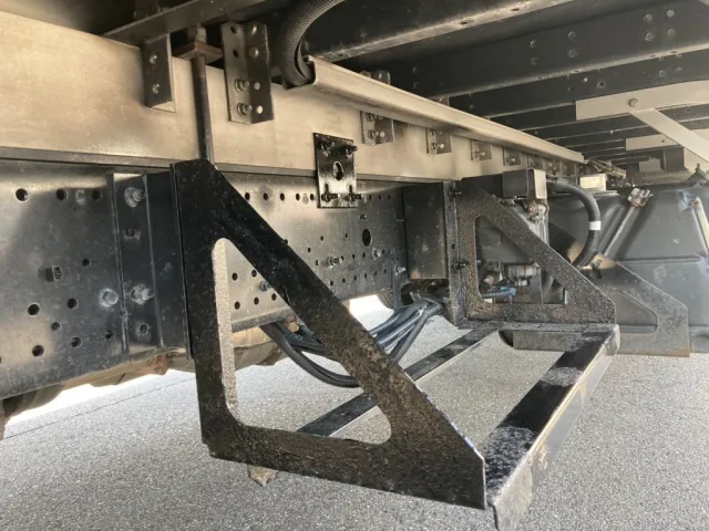 シャーシとネタの状態です。|いすゞ フォワード 2RG-FRR90T2(2WD)の写真13