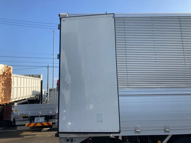 リア観音ドア裏の状態です。|いすゞ フォワード 2RG-FRR90T2(2WD)の写真28