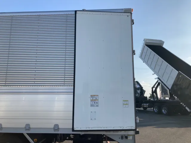 リア観音ドア裏の状態です。|いすゞ フォワード 2RG-FRR90T2(2WD)の写真29