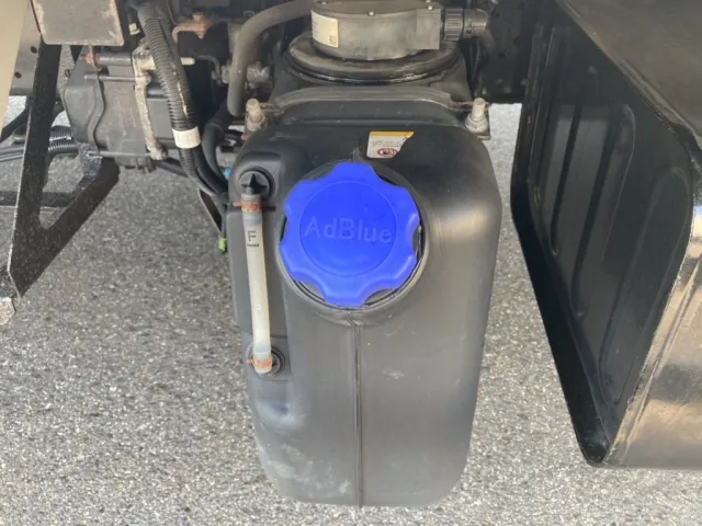 アドブルータンクです。|いすゞ フォワード 2RG-FRR90T2(2WD)の写真33