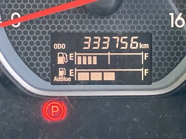 走行メーターです。|いすゞ フォワード 2RG-FRR90T2(2WD)の写真38