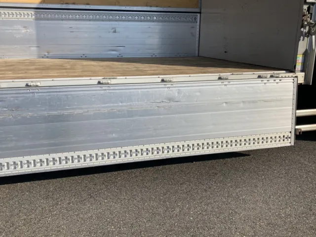 右アオリ裏(前方)の状態です。|いすゞ フォワード 2RG-FRR90T2(2WD)の写真45