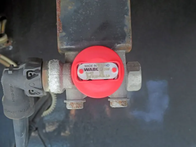 駐車ブレーキです。|トレクス  PLB34112改の写真22