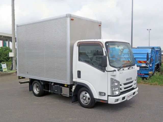 いすゞ エルフ TRG-NLR85AN(2WD)の写真2