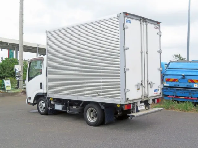 いすゞ エルフ TRG-NLR85AN(2WD)の写真3