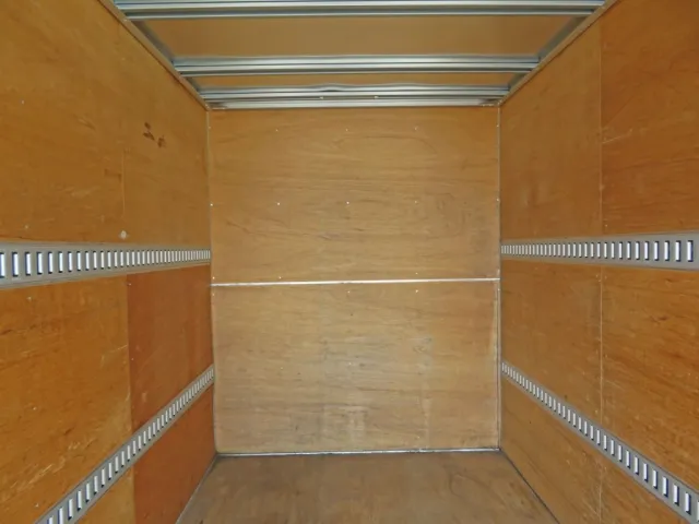 いすゞ エルフ TRG-NLR85AN(2WD)の写真8