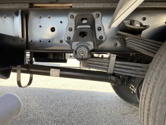 シャーシとスプリングの状態です。|日野 レンジャー 2PG-FE2ACAの写真5