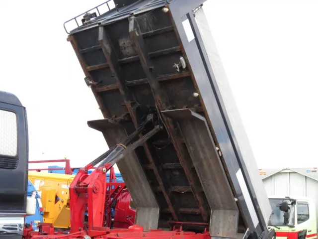 いすゞ ギガ QKG-CXZ77ATの写真9