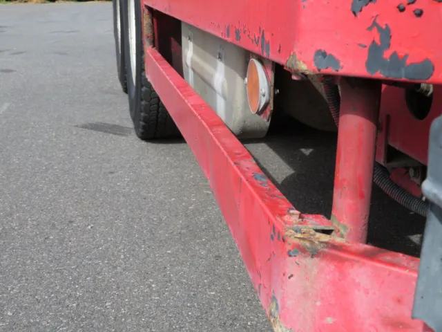 助手席側サイドバンパーに曲がりがあります。|いすゞ ギガ QKG-CXZ77ATの写真50