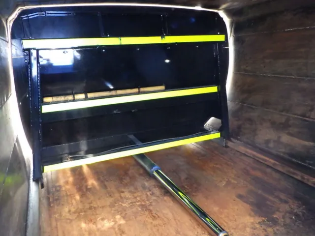 シリンダー及び排出板裏側の状態です。|日野 デュトロ TKG-XZU600X(2WD)の写真11