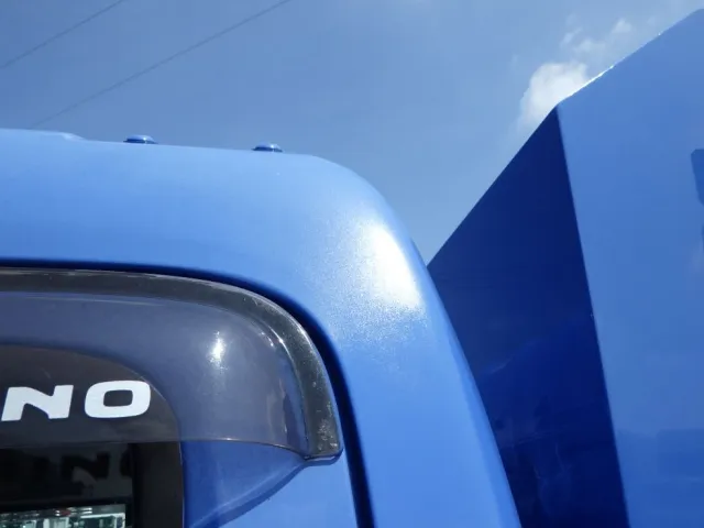 キャブ塗装がしてあります。|日野 デュトロ TKG-XZU600X(2WD)の写真27