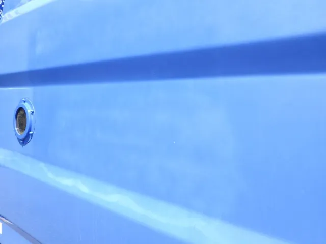 ボディーの両サイドに塗装跡があります。|日野 デュトロ TKG-XZU600X(2WD)の写真30