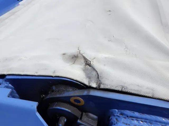 シートに破損があります。|日野 デュトロ TKG-XZU600X(2WD)の写真33