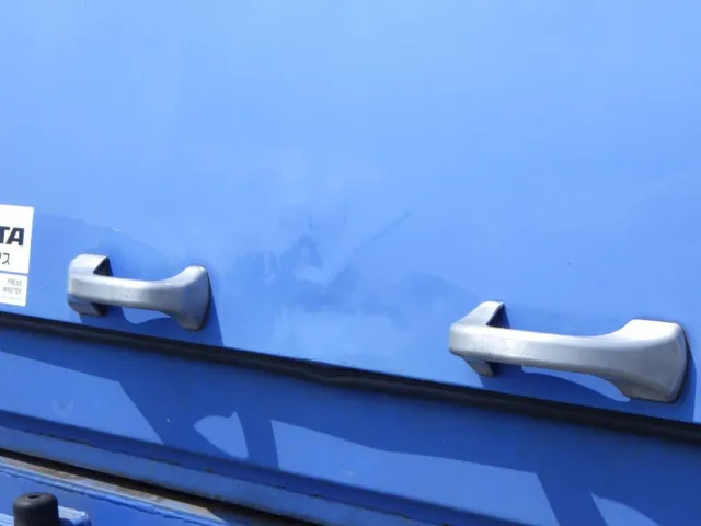 ゲートの中央に歪みがあります。|日野 デュトロ TKG-XZU600X(2WD)の写真35