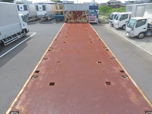 床の状態です。（鉄張りです）※後方側|トレクス  PFG339EWの写真8