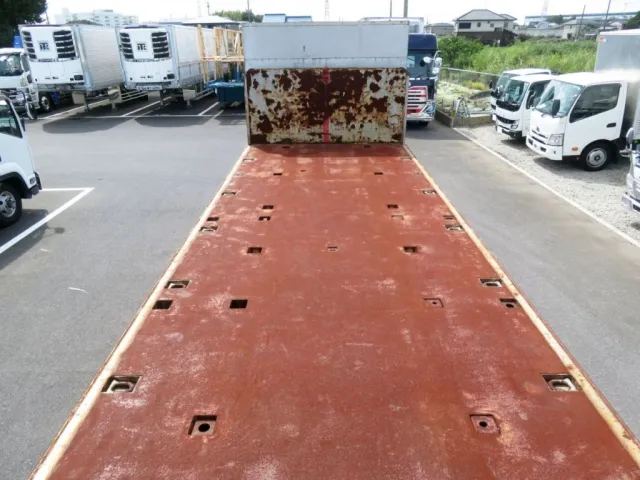 床の状態です。（鉄張りです）※中央|トレクス  PFG339EWの写真9