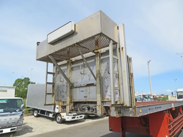 シートデッキ付きです。（プロテクターに前に取り付けの為車検非対応です）※取り外し可能です。|トレクス  PFG339EWの写真15