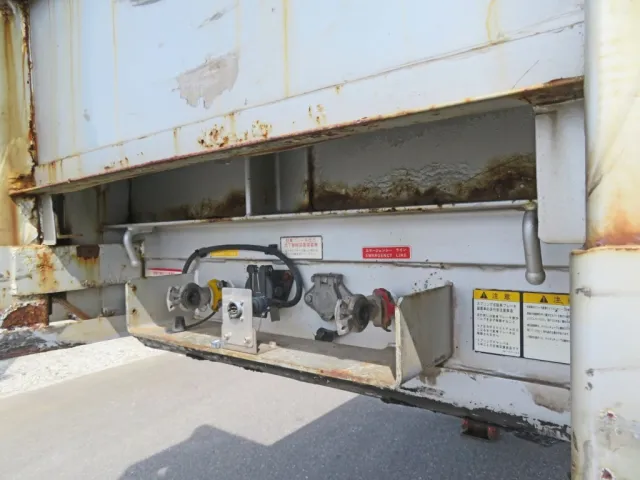 コネクター取り付けの際、延長金具が付いていると上部に当たります。※通常の場合は付きます。|トレクス  PFG339EWの写真23