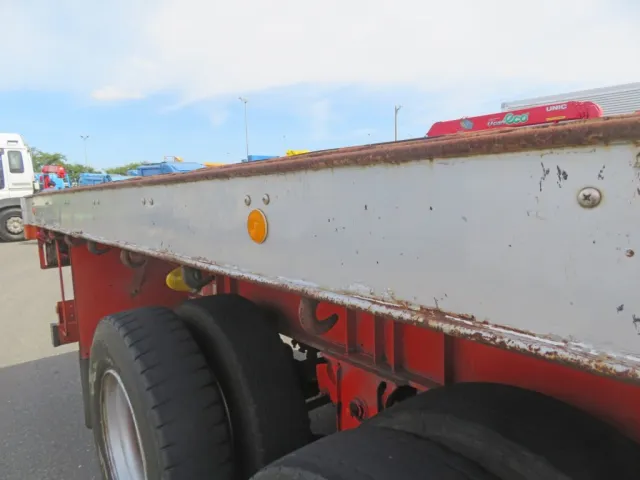 看板はがし跡があります。|トレクス  PFG339EWの写真31