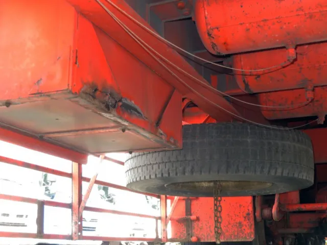 工具箱内側に腐食穴があります。|トレクス  PFG339EWの写真40