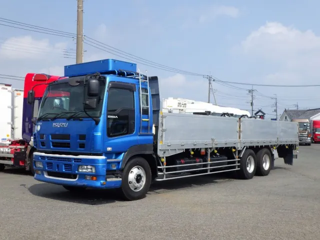 いすゞ ギガ PKG-CYL77V8の写真1