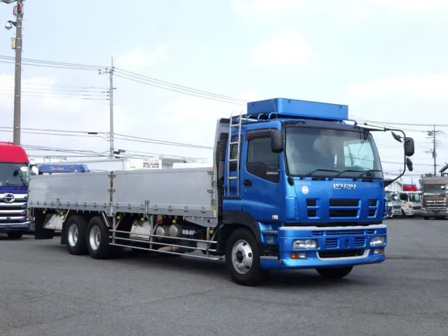 いすゞ ギガ PKG-CYL77V8の写真2