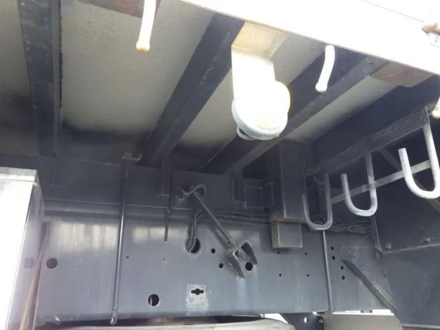 シャーシとネタの状態です。（ネタは鉄製です）|いすゞ ギガ PKG-CYL77V8の写真7