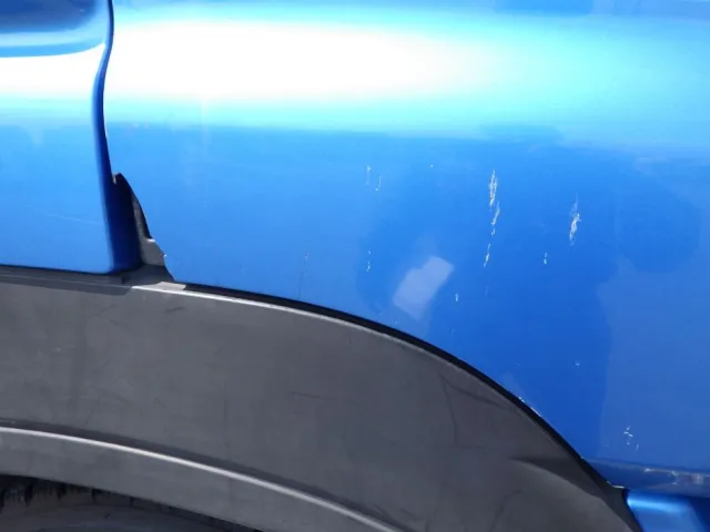 運転席側フェンダーに割れがあります。|いすゞ ギガ PKG-CYL77V8の写真22