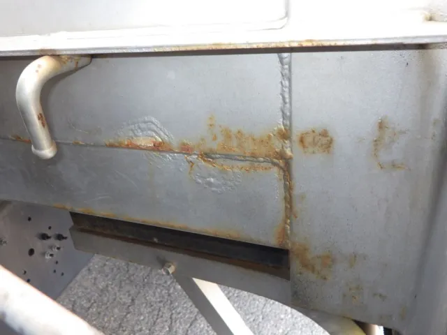 プロテクター前面にサビがあります。|いすゞ ギガ PKG-CYL77V8の写真28