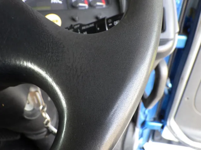 ハンドルにスレがあります。|いすゞ ギガ PKG-CYL77V8の写真43