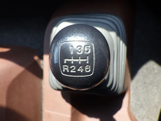 MT6速です。|日野 レンジャー 2KG-FD2ABA(2WD)の写真21