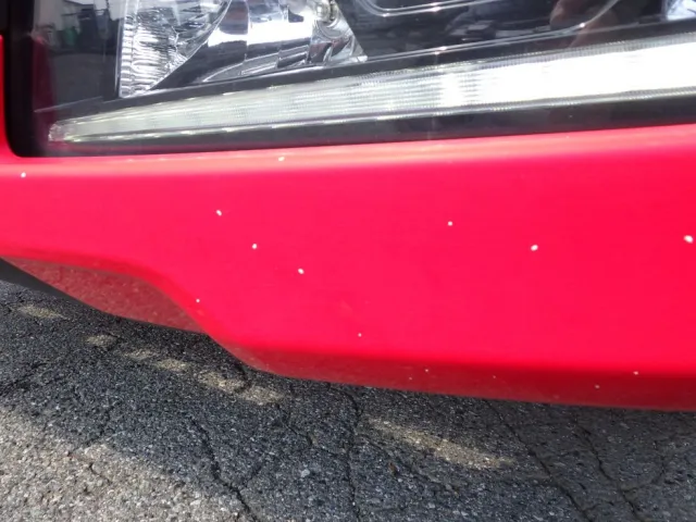 フロントバンパーに飛び石キズがあります。|日野 レンジャー 2KG-FD2ABA(2WD)の写真28