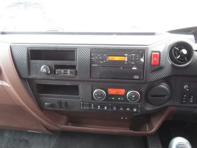 インパネ周りの状態です。|日野 レンジャー 2PG-FE2ABAの写真27